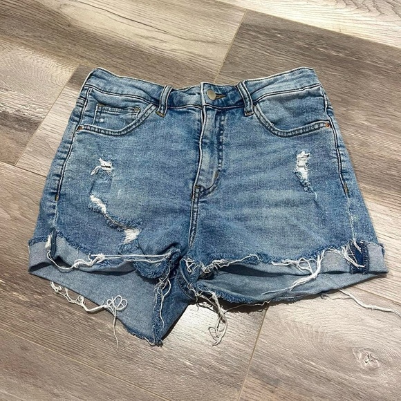 H&M Distressed High-Rise Jean Shorts size 6 - Picture 4 of 8